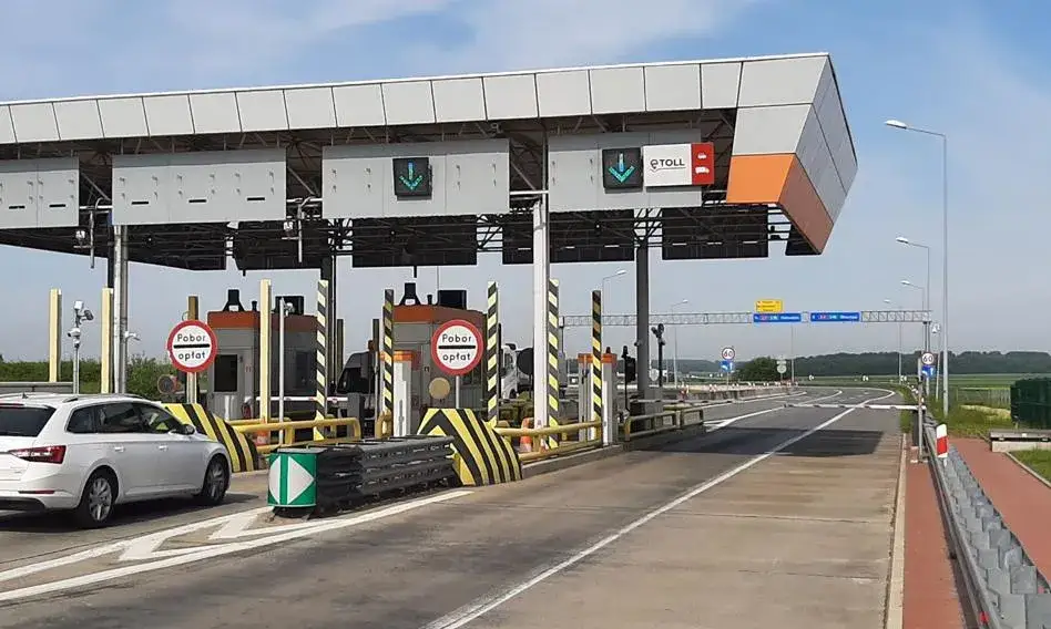 Jakie aplikacje do bramek na autostradzie pomogą zaoszczędzić czas?