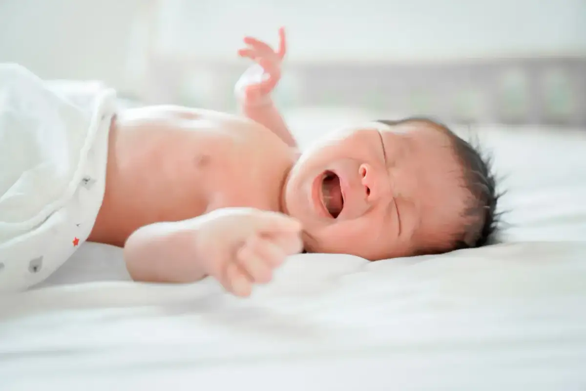 Objawy astmy u niemowlaka – jak rozpoznać i co robić, gdy dziecko ma duszności