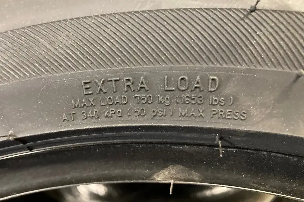 Opony wzmacniane C czy XL – wybierz najlepsze dla swojego pojazdu