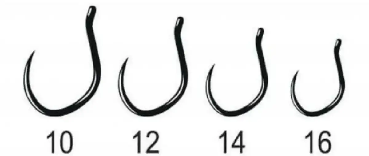 Cztery czarne haczyki wędkarskie o różnej wielkości, oznaczone numerami 10, 12, 14, 16.
