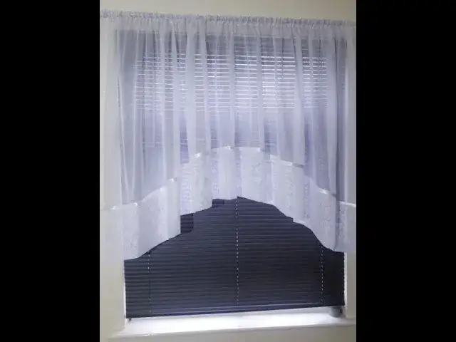 Jak uszyć firankę na skośne okno - proste triki i porady, które działają