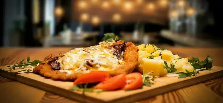 Gdzie zjeść w Łowiczu? Odkryj najlepsze restauracje i smaki