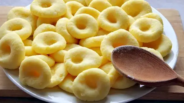 Kluski śląskie: Jak zrobić idealne, które się nie rozpadają?