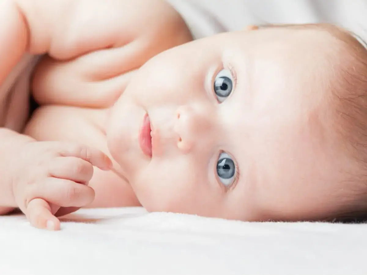 Jak widzi dziecko w 3 miesiącu? Zaskakujące etapy rozwoju wzroku