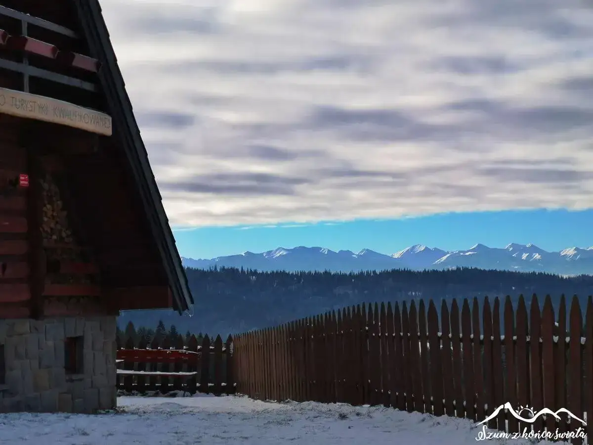 Bacówka na Maciejowej: Przewodnik po Gorcach. Szlaki, widoki, szarlotka