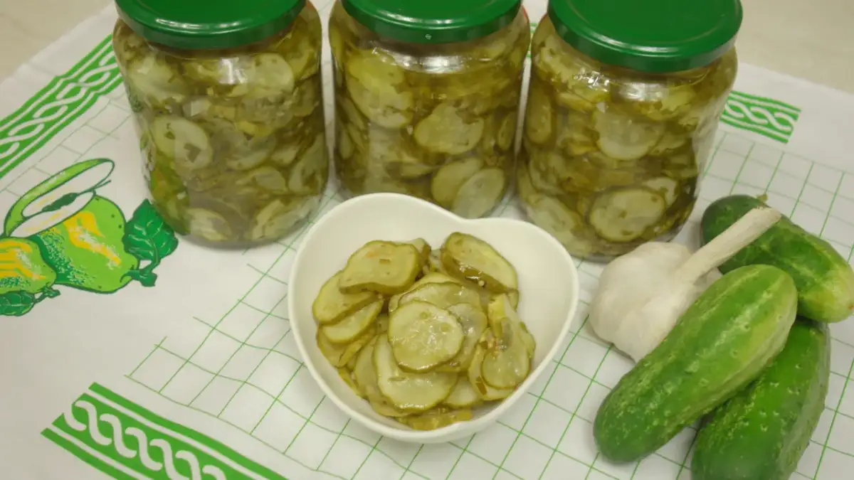 Sałatka szwedzka przepis jak zrobić – łatwy sposób na pyszny dodatek