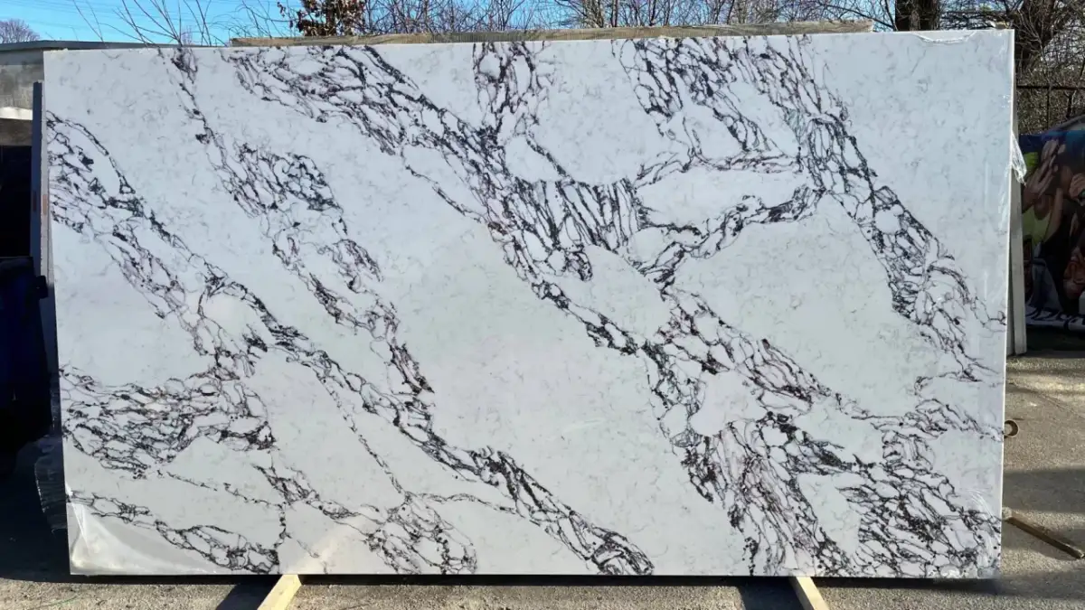 Konglomerat kwarcowy Calacatta cena – jakie są najkorzystniejsze oferty?