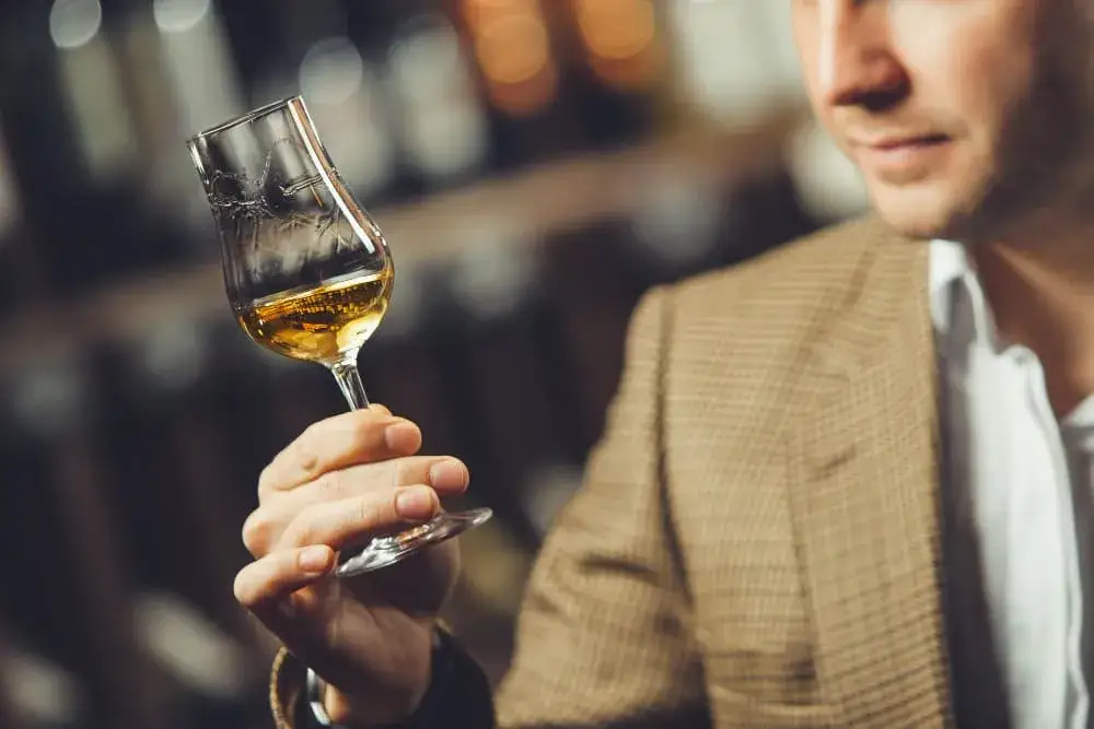 Ile kcal ma kieliszek wódki? Zaskakujące fakty o kaloriach