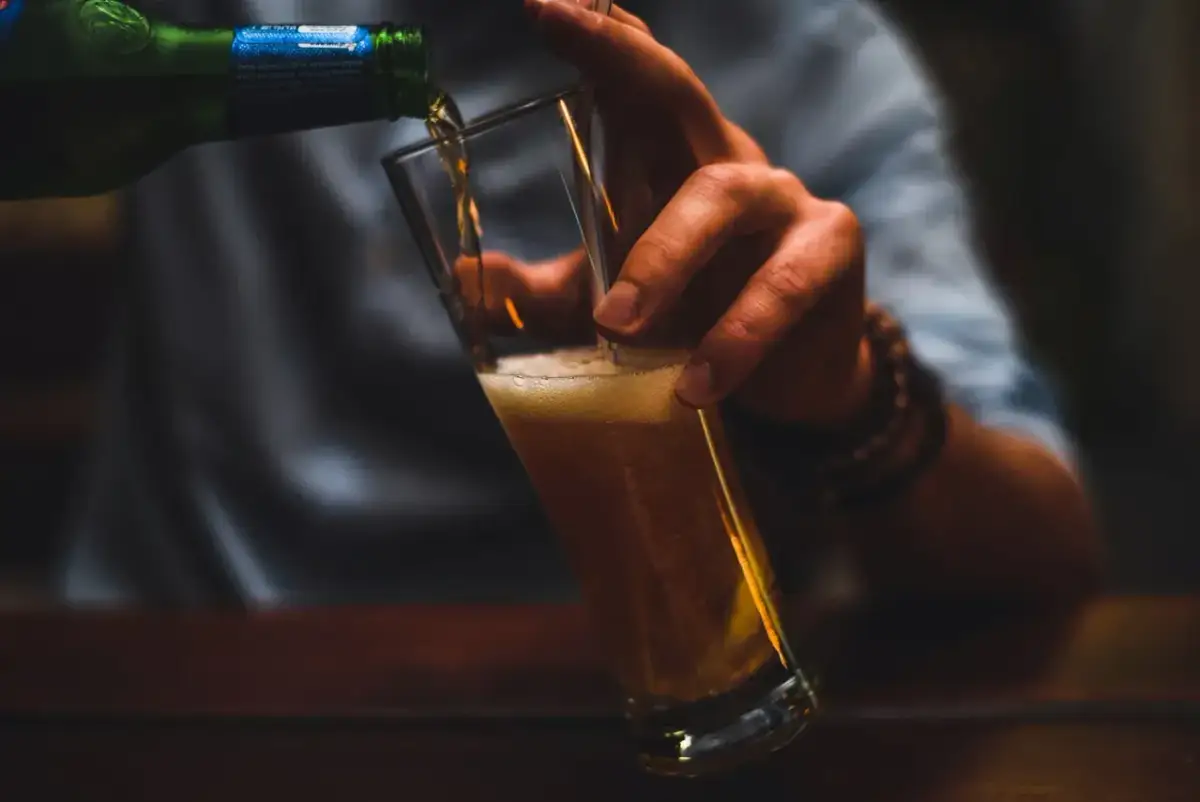 Czy jedno piwo dziennie to alkoholizm? Poznaj zagrożenia zdrowotne