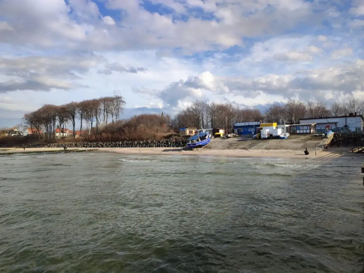 Jak dojechać do Ustronia Morskiego? Planuj podróż bez stresu!