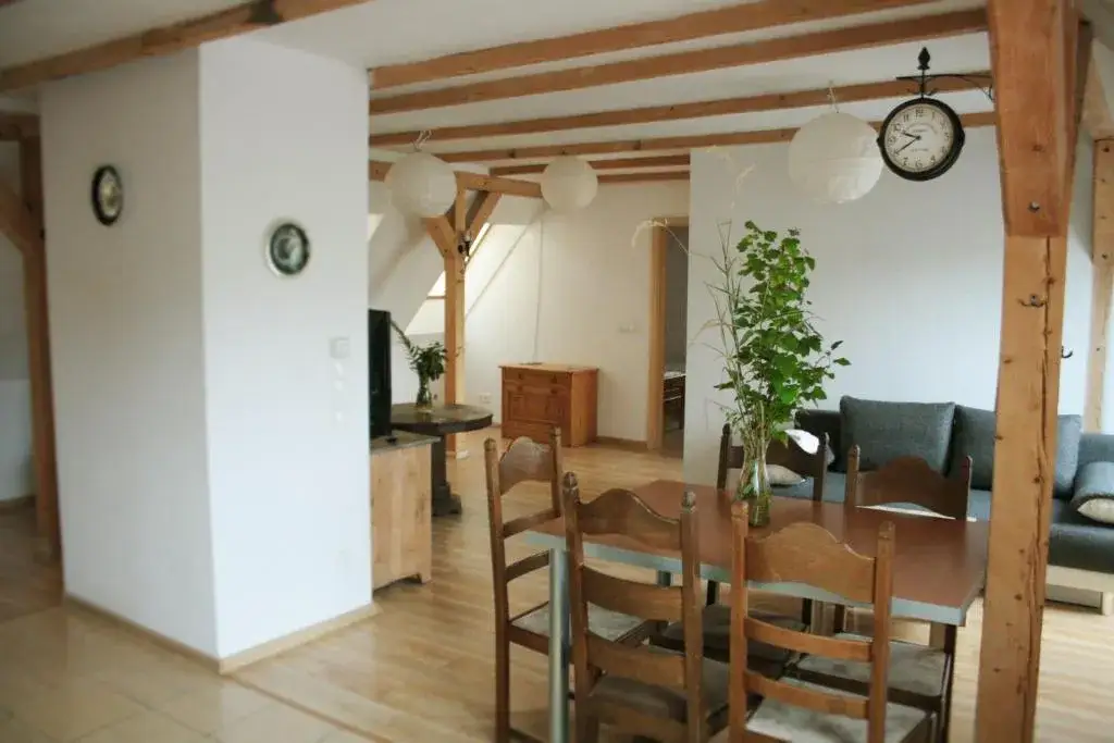 Góry Sowie: Gdzie spać? Znajdź idealny nocleg bez przepłacania!