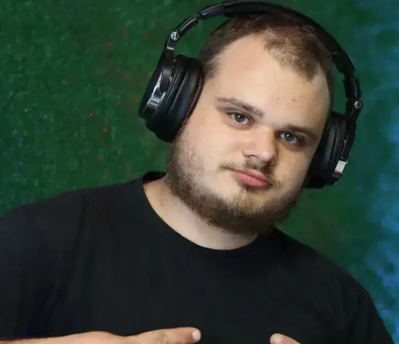 Ile lat ma DJ Akun? Zaskakujące fakty o jego karierze