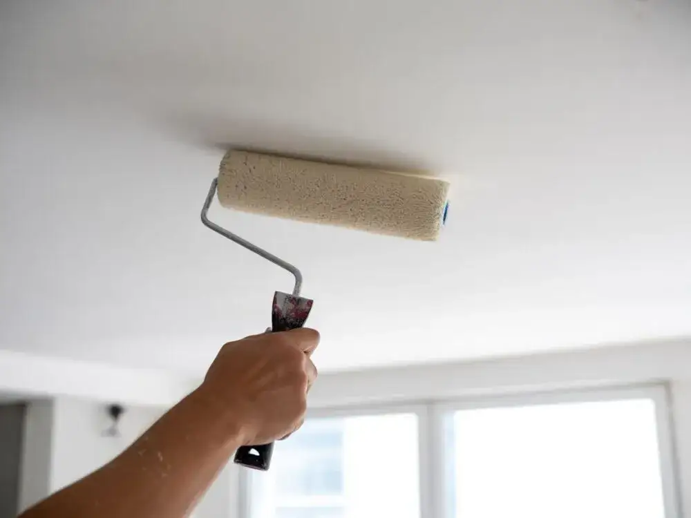 Jak wyrównać sufit w bloku - skuteczne metody na idealnie gładką powierzchnię