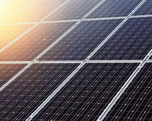 Fotowoltaika - co to jest i jak działa? Odkryj jej zalety i zastosowania