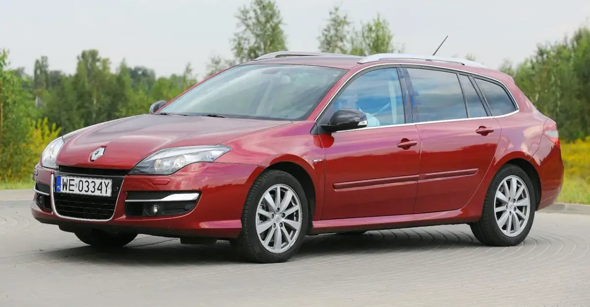 Laguna 3: Jaki silnik? Wybierz najlepszy i uniknij pułapek!