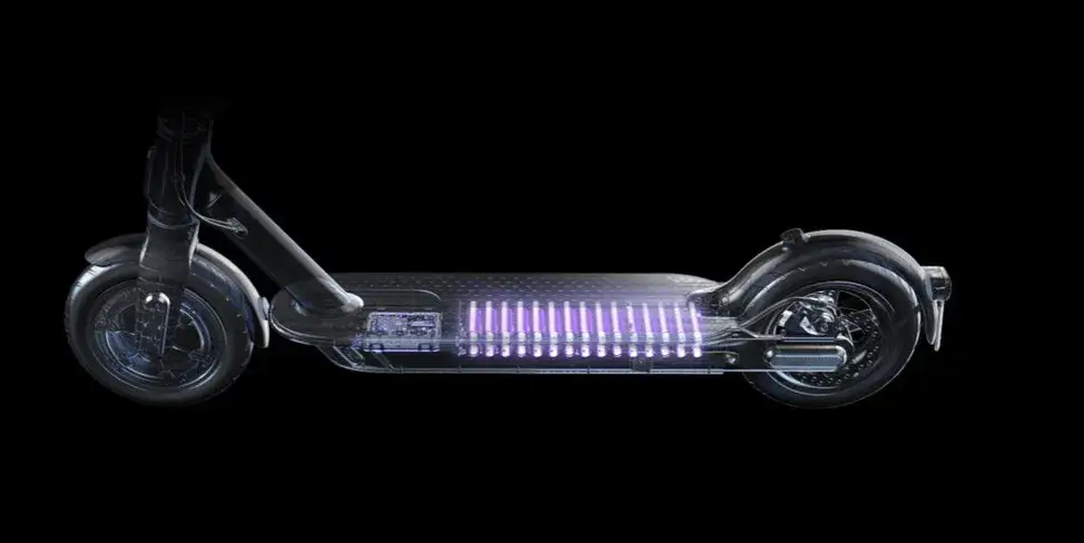 Hulajnoga elektryczna: Ile prądu zużywa? Koszty i zaskakujące oszczędności