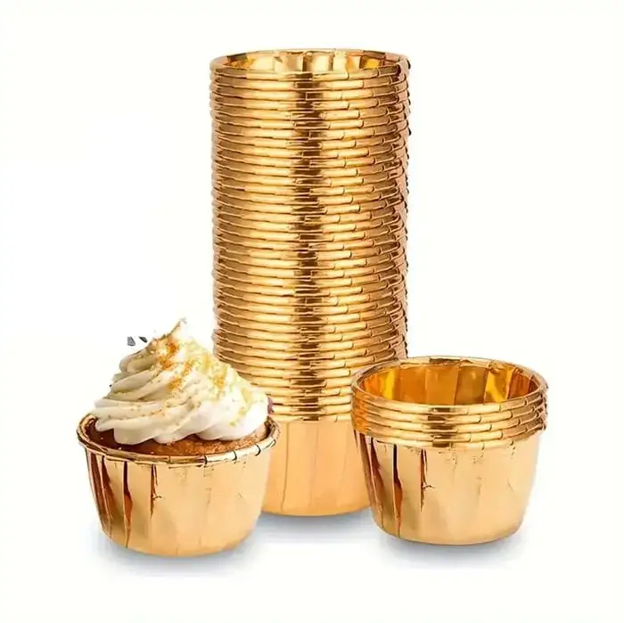 Czy muffinki podawać w papilotkach? Odkryj zalety i wady