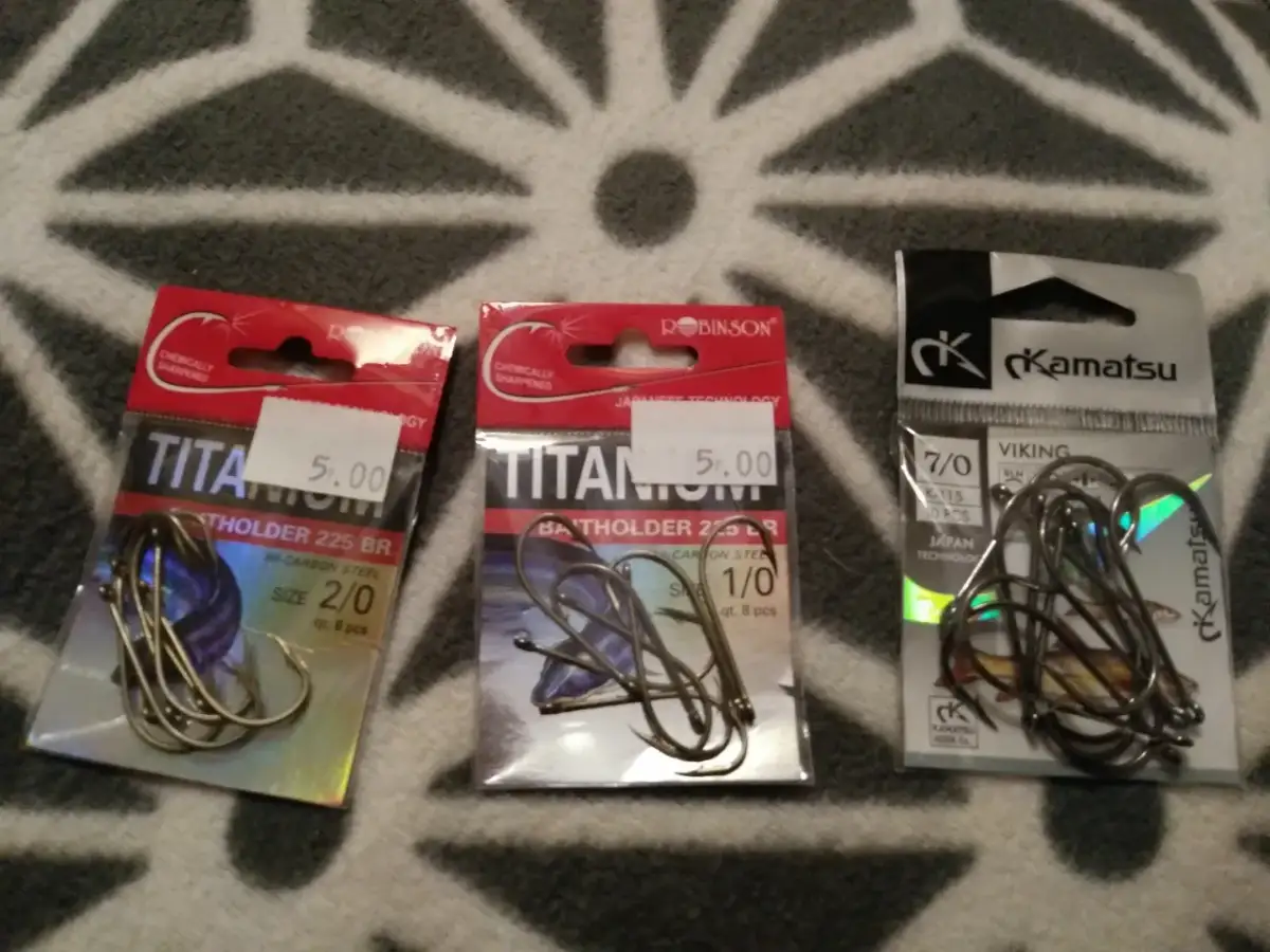 Jaki haczyk na spławik? Wybierz idealny i łów skuteczniej!