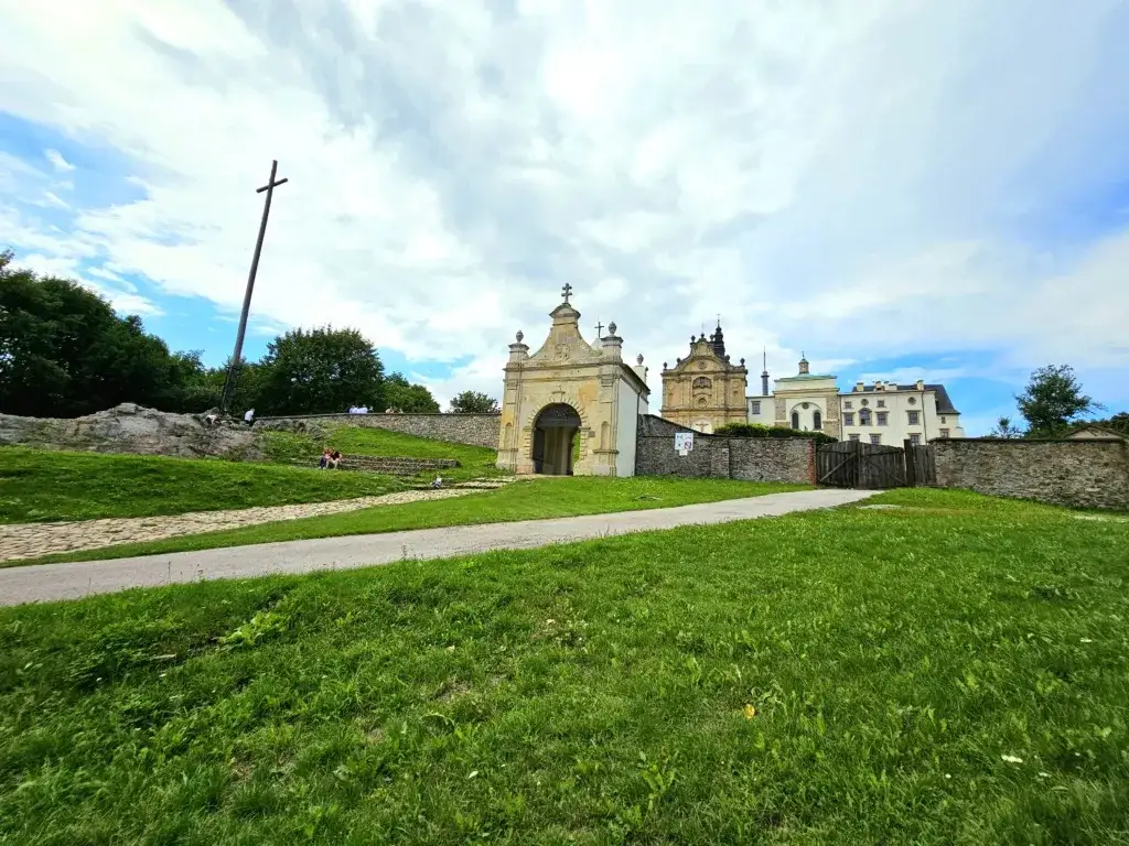 Łysa Góra (Święty Krzyż): Kompletny przewodnik po sercu Gór Świętokrzyskich