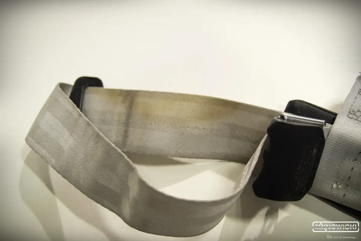 Jak wyczyścić pasy bezpieczeństwa? Domowe sposoby i profesjonalne triki