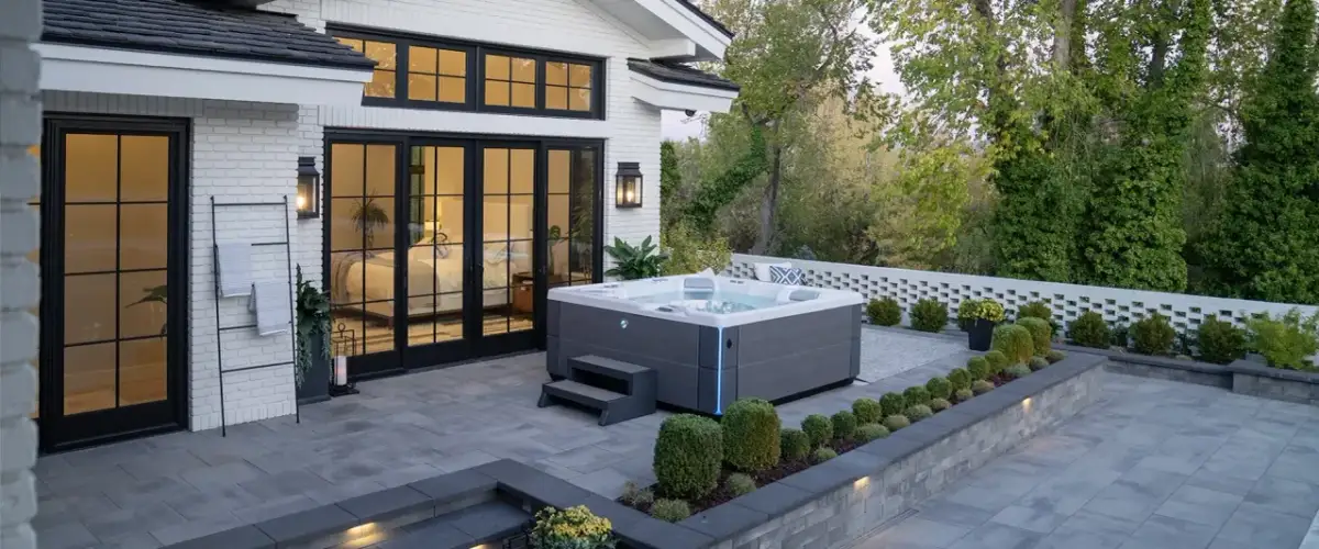 Jacuzzi w ogrodzie? Jak wybrać, ile kosztuje i co zyskasz