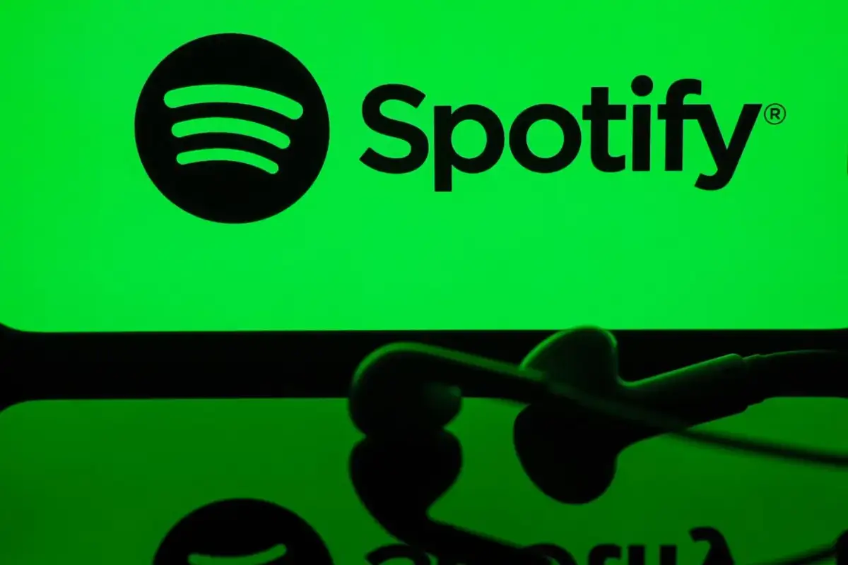 Spotify odtwarza losowo? Poznaj przyczyny i odzyskaj kontrolę