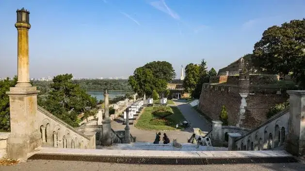 Serbia czy jest bezpiecznie? Fakty, które musisz znać przed podróżą