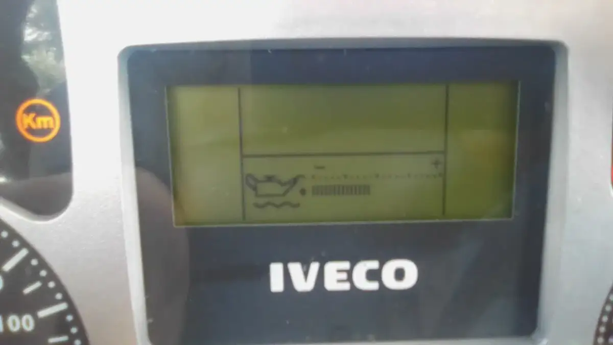 Iveco EuroCargo ile oleju do silnika? Odkryj najlepsze opcje i pojemności