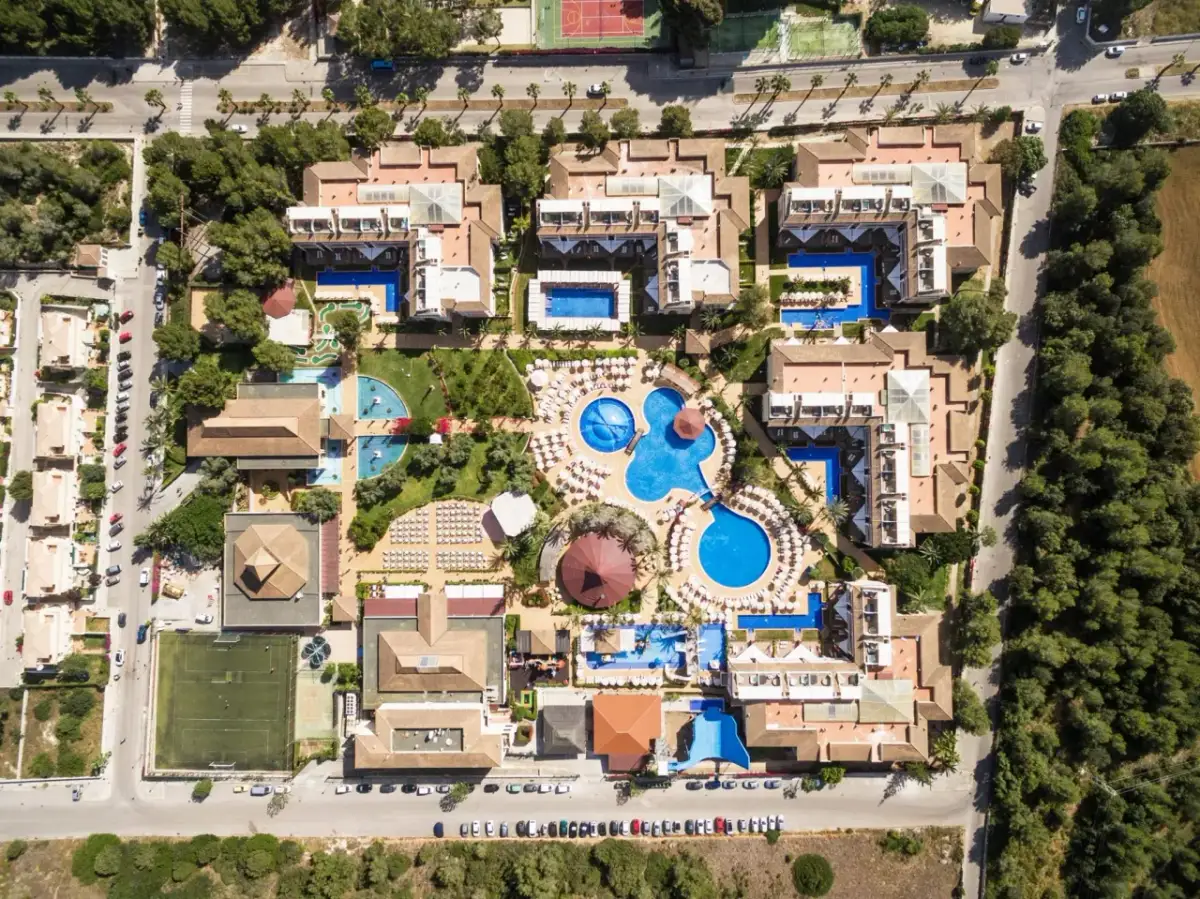 Majorka z dzieckiem: Hotel marzeń? Sprawdź, zanim zarezerwujesz!