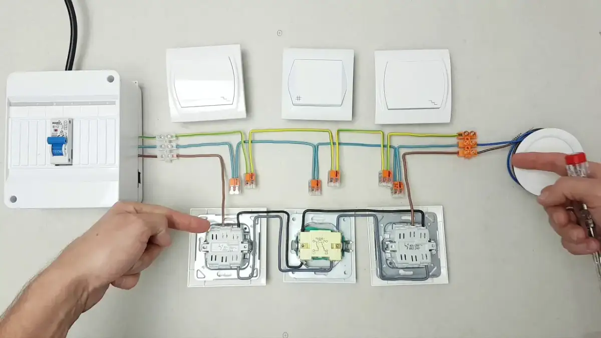 Jak podłączyć włącznik krzyżowy - uniknij najczęstszych błędów