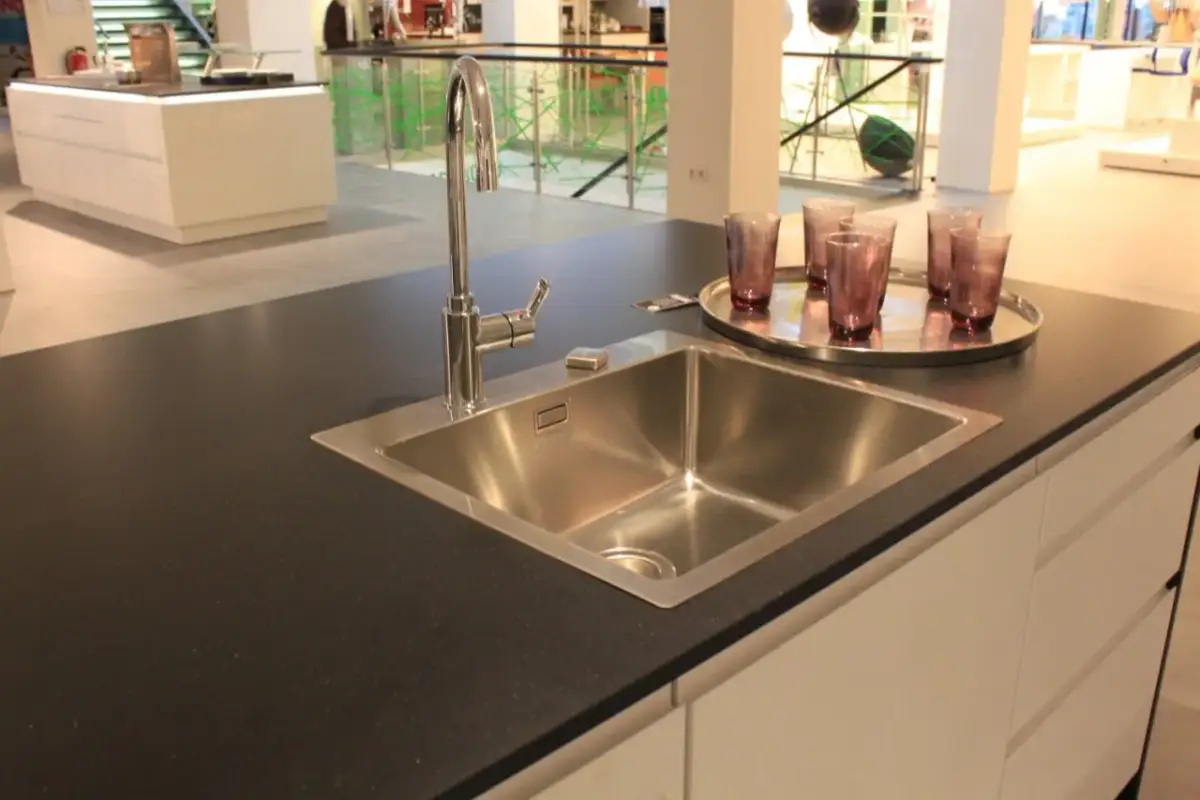 Die besten Küchenarbeitsplatten: Materialien, Preise und Tipps für Ihre Wahl