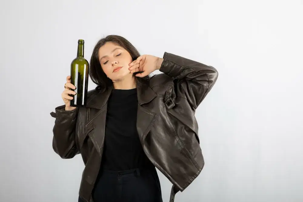 Ibuprom i alkohol: Kiedy możesz pić? Uniknij poważnych ryzyk!