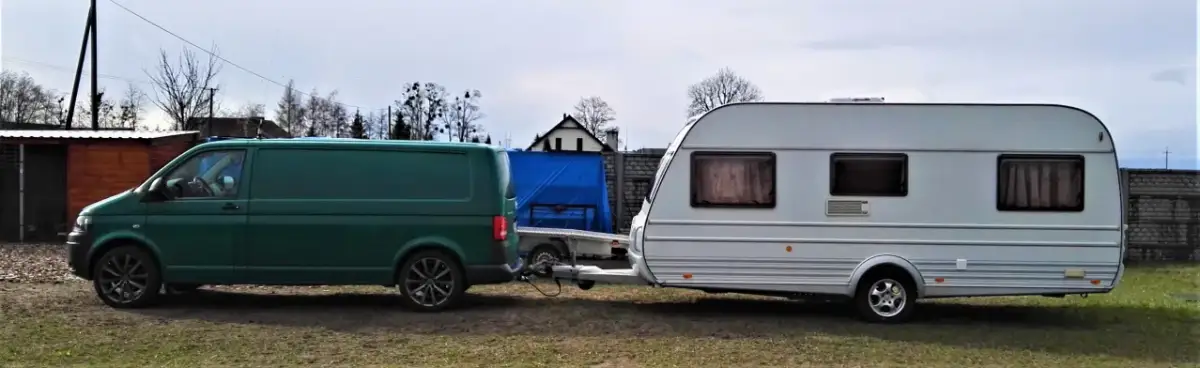 Jak wypoziomować przyczepę kempingową, aby uniknąć problemów z bezpieczeństwem