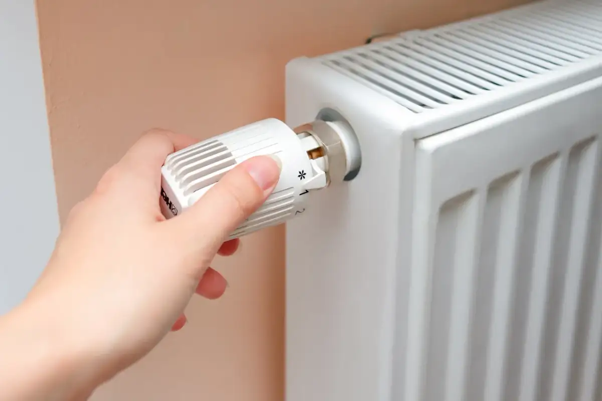 Od kiedy ogrzewanie w bloku? Zasady, terminy i Twoje prawa