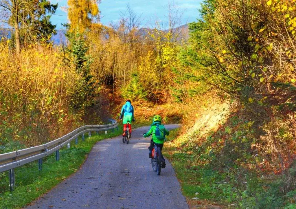 Trasa rowerowa Czorsztyn Niedzica - piękne widoki i wyzwania na szlaku