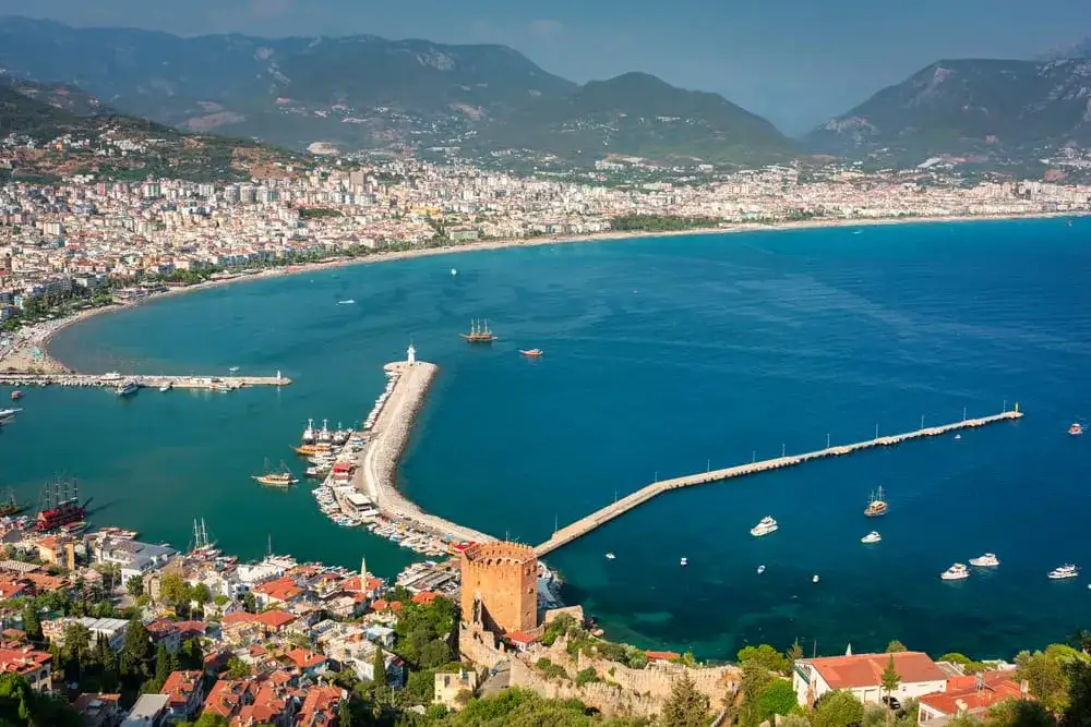 Alanya w Turcji: Jakie morze czeka na Ciebie i dlaczego warto je poznać?