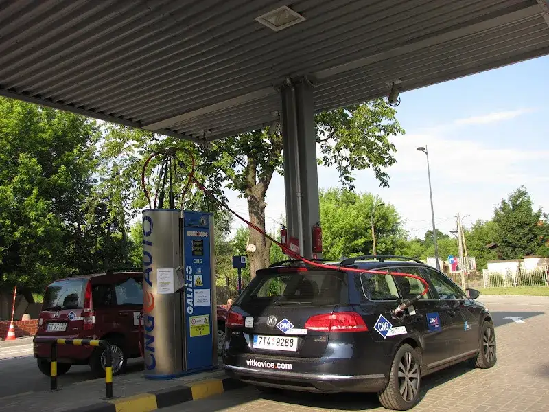 Ile kosztuje gaz CNG w Polsce? Sprawdź ceny i oszczędności