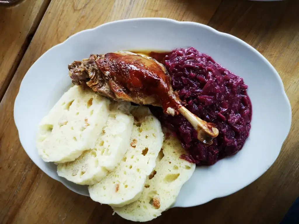 Adršpach: Gdzie zjeść? Najlepsze restauracje i czeskie piwo!