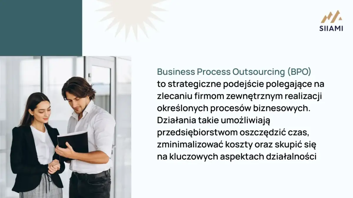 Para omawia BPO (Business Process Outsourcing) – strategiczne podejście do zlecania zadań zewnętrznym firmom, by oszczędzić czas i koszty.