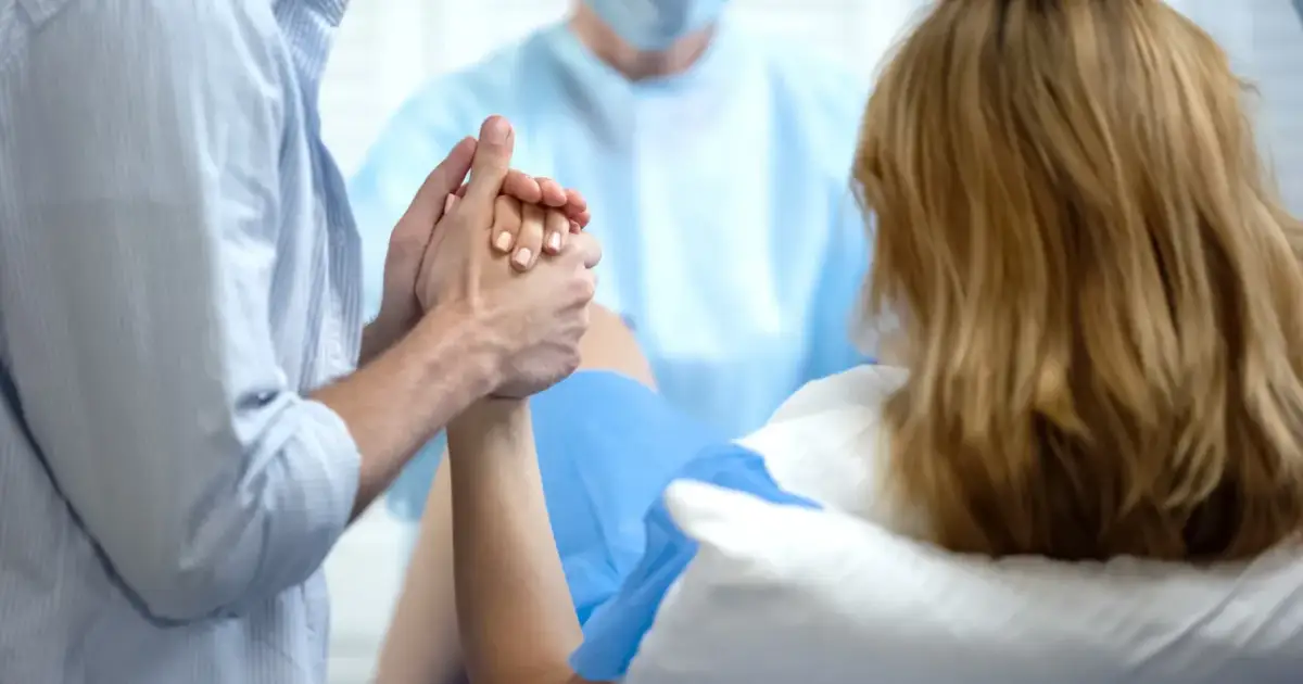 Jak naprawdę wygląda poród? Przebieg, fazy i co warto wiedzieć