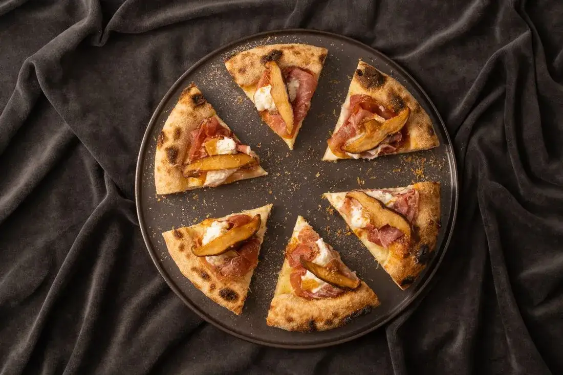 Pizza gourmet: Co to jest i dlaczego warto spróbować?