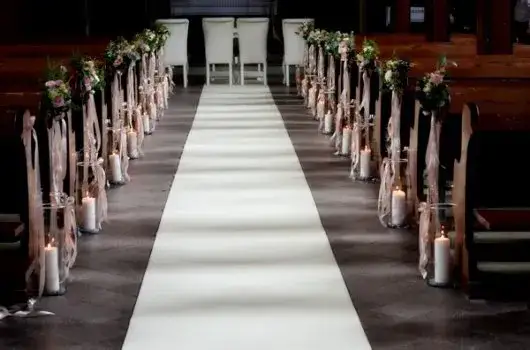 Ile kosztuje dekoracja kościoła na ślub? Sprawdź ceny i porady