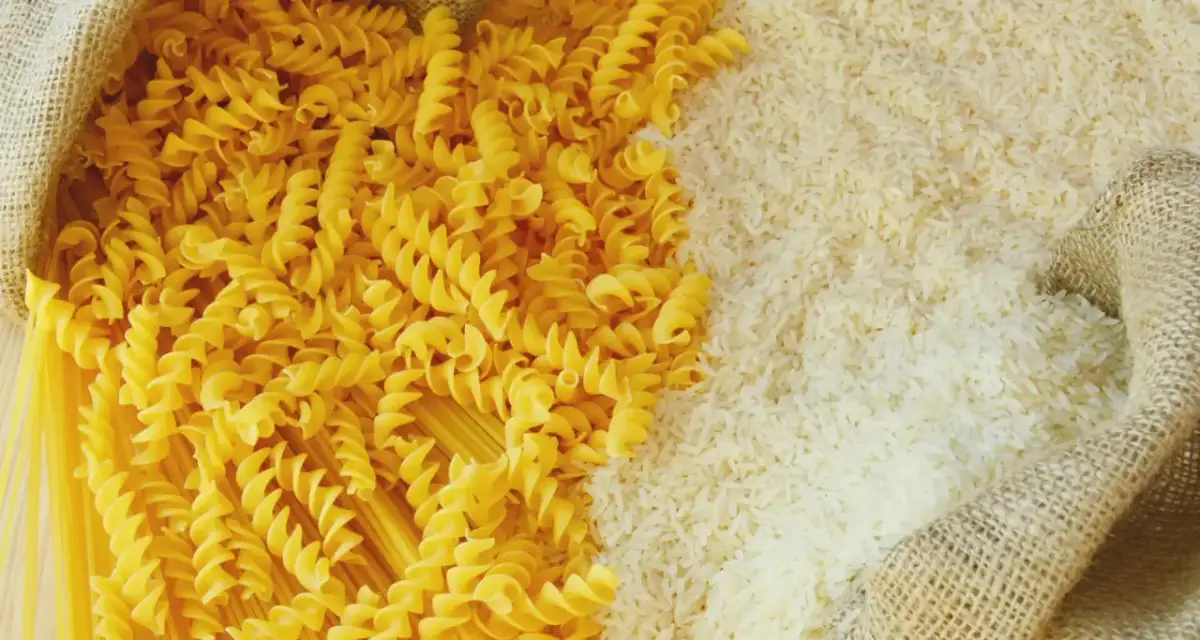 Ryż czy makaron? Sprawdź, co wybrać dla zdrowia i sylwetki
