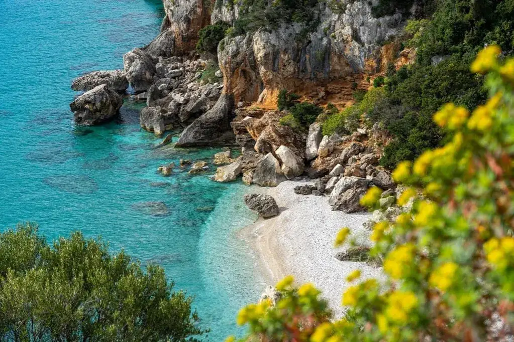 Czy na Sardynii jest bezpiecznie? Odkryj prawdę o zagrożeniach