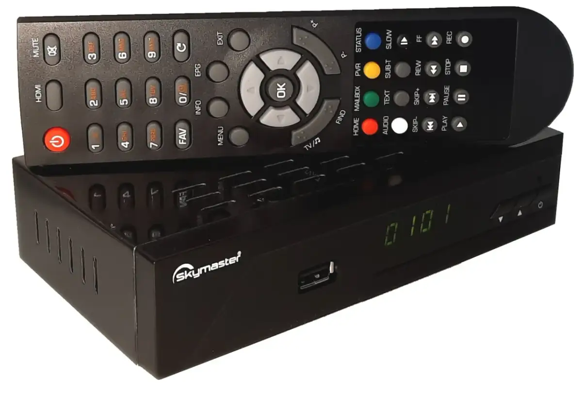 Czarny dekoder DVB-T2 Skymaster z pilotem. Szukasz, gdzie kupić dekoder DVB-T2 z dofinansowaniem?