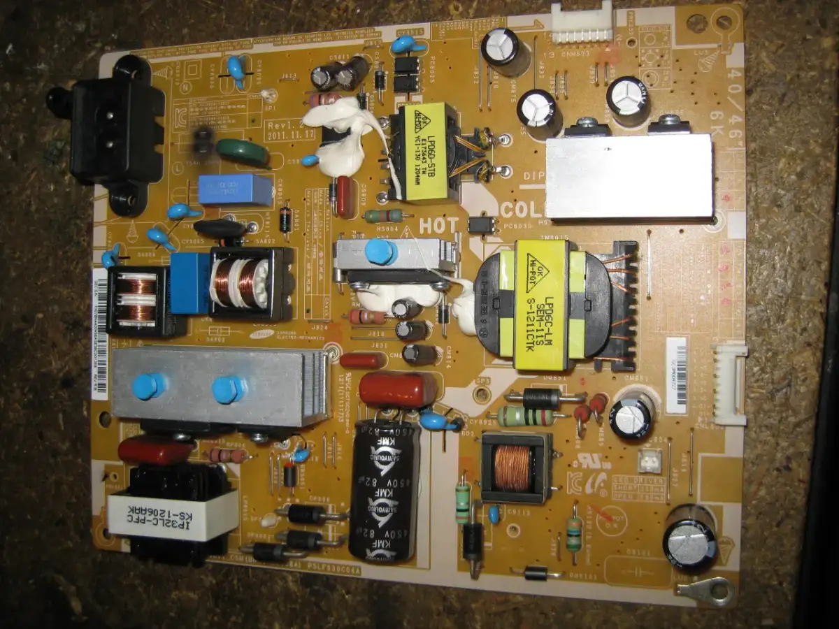 Gdzie jest bezpiecznik w telewizorze Samsung? Uniknij kosztownych napraw