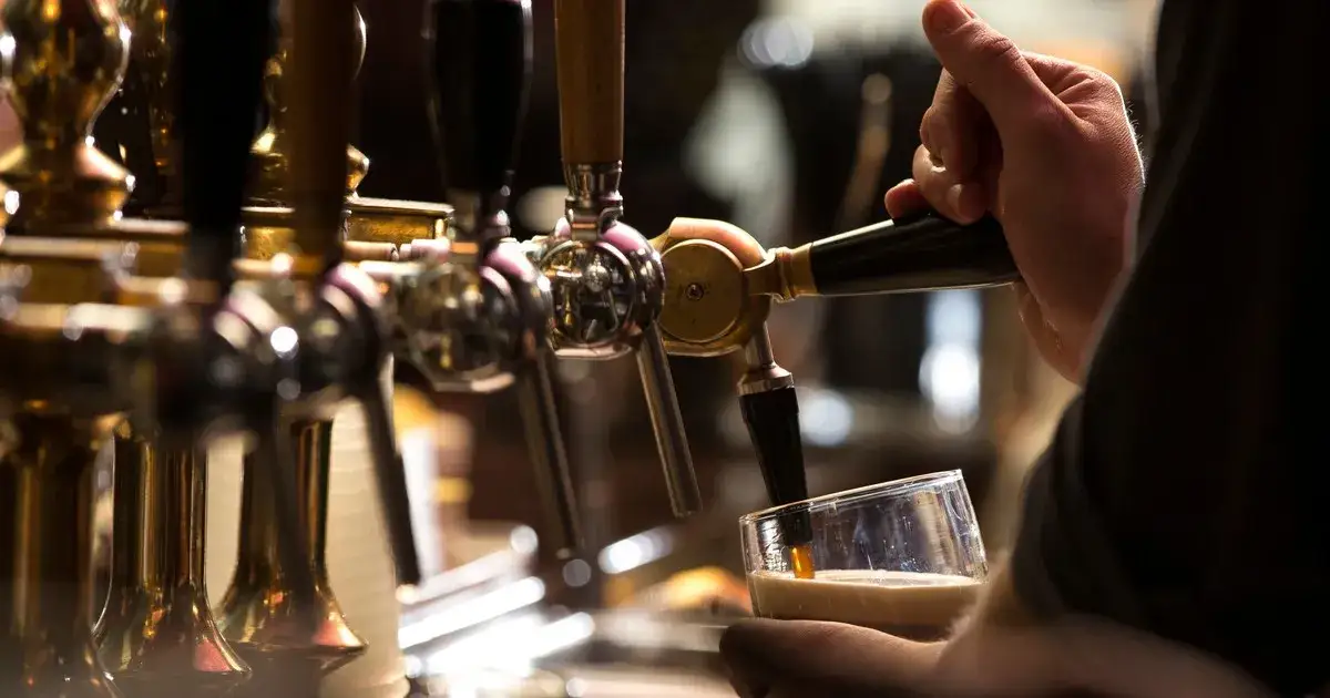 Czy ciemne piwo jest zdrowe? Odkryj jego ukryte korzyści i ryzyka