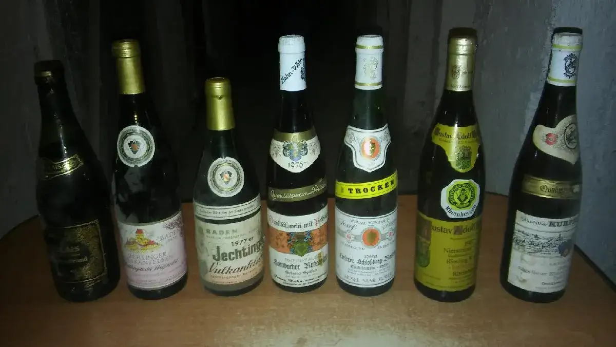 Gdzie sprzedać stare wino? Odkryj najlepsze miejsca i porady