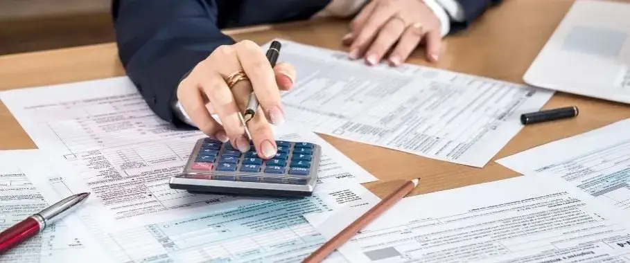 Jak zaksięgować akt notarialny zakupu nieruchomości bez błędów?