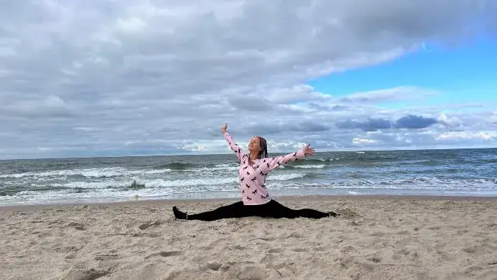 Ile czasu zajmuje zrobienie szpagatu? Odkryj prawdę o treningu